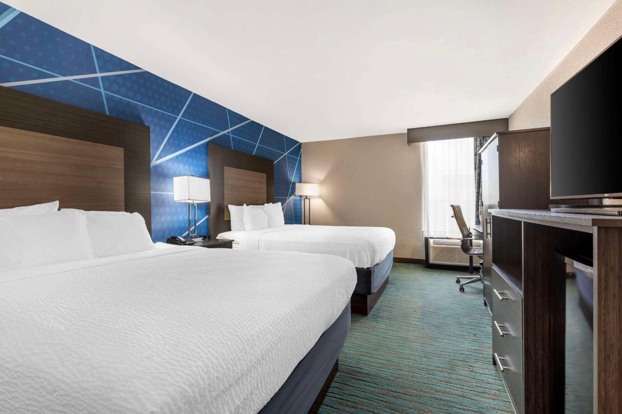 Comfort Inn Dallas North Love Field Airport Экстерьер фото