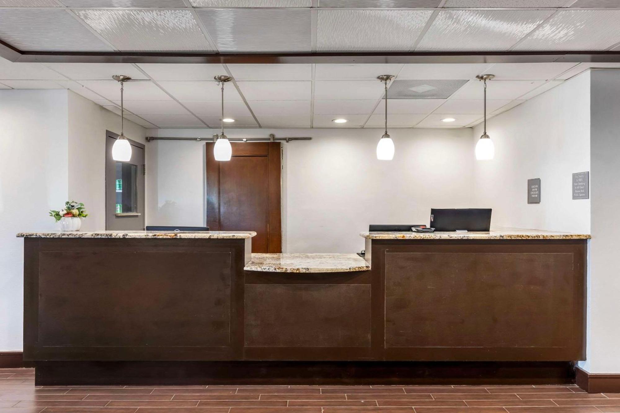 Comfort Inn Dallas North Love Field Airport Экстерьер фото