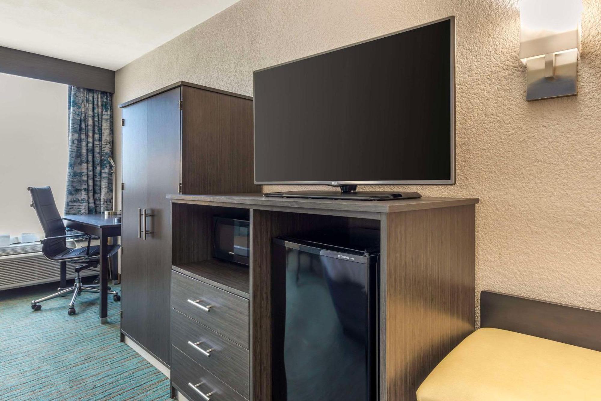 Comfort Inn Dallas North Love Field Airport Экстерьер фото